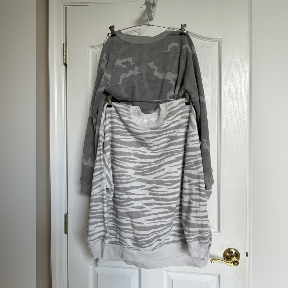 American Eagle Oversized Crew Neck Set of 2 (xxs and xs)